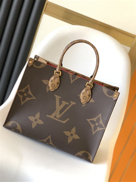 louis vuitton m45321 onthego mm.